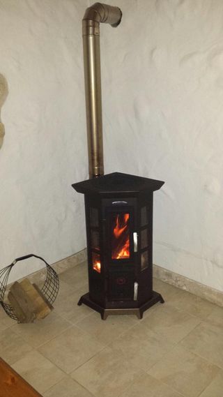 Estufa de leña de segunda mano en Barcelona en WALLAPOP