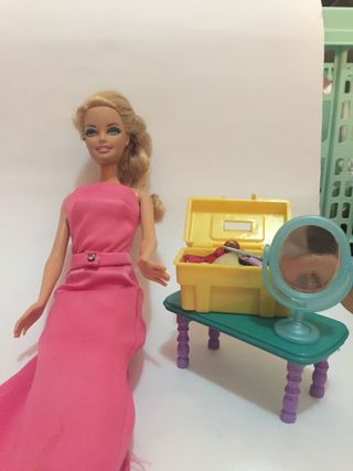 barbie maquilladora