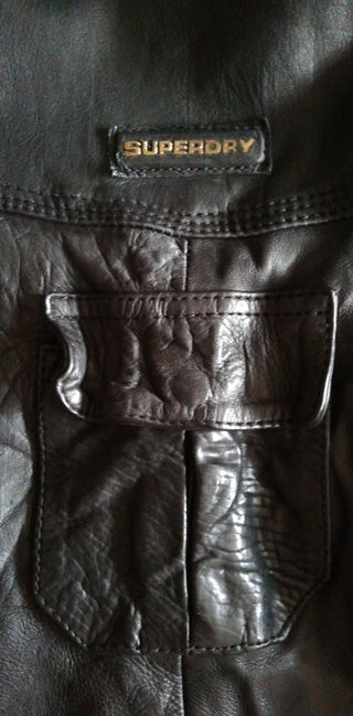 Chaqueta cuero piel SUPERDRY hombre de segunda mano por 120 EUR en Zaragoza  en WALLAPOP