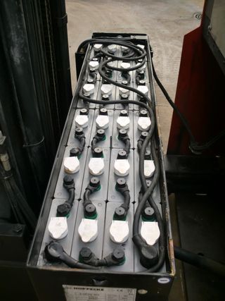 CARRETILLA RETRACTIL MARCA BT-TOYOTA 1.600 KG