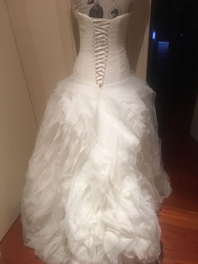 Divertido vestido de novia de promovías
