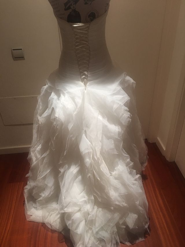 Divertido vestido de novia de promovías