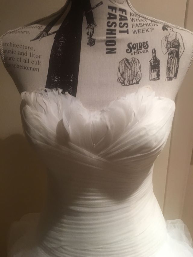 Divertido vestido de novia de promovías