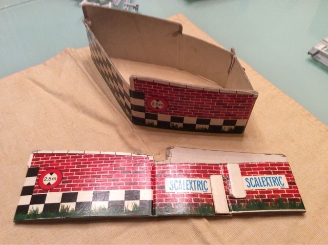 SCALEXTRIC.