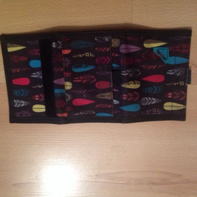 Monedero Roxy.