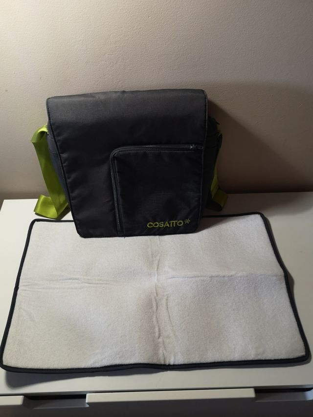 Saco silla, bolsa y cambiador de Cosatto.