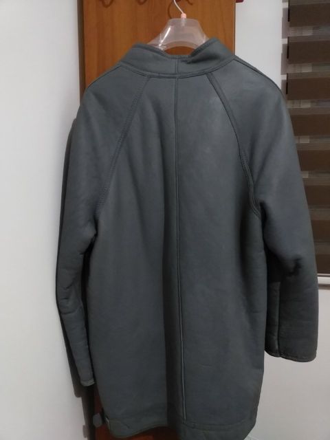 Chaquetón de piel. Equivale talla L