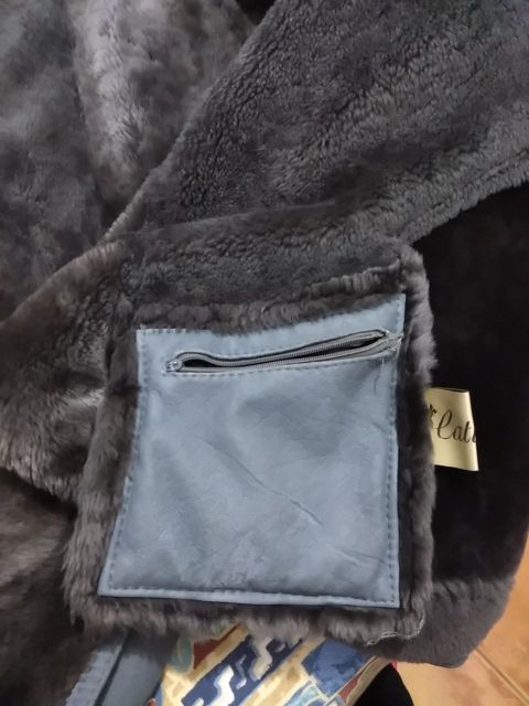 Chaquetón de piel. Equivale talla L