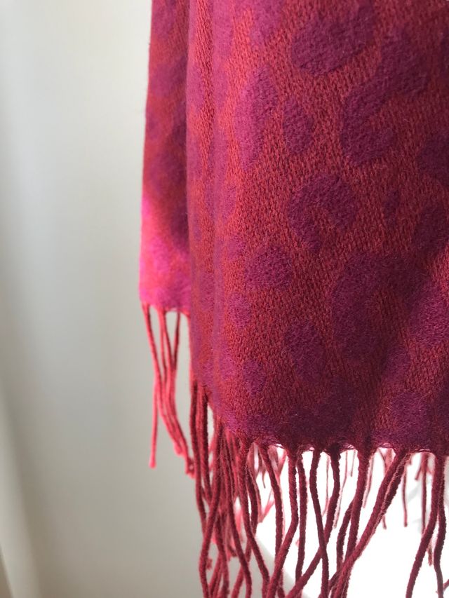 Fular animal print  granate - sin estrenar