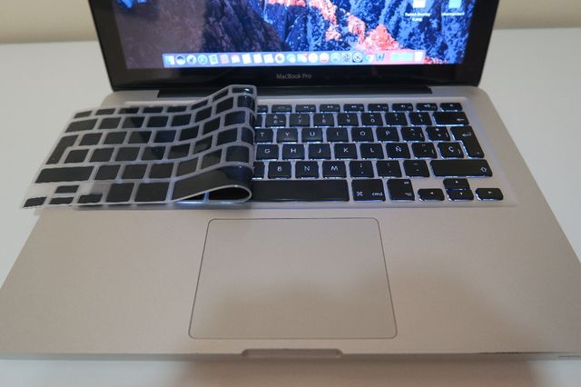 Macbook Pro 13" Intel Core i7 SSD