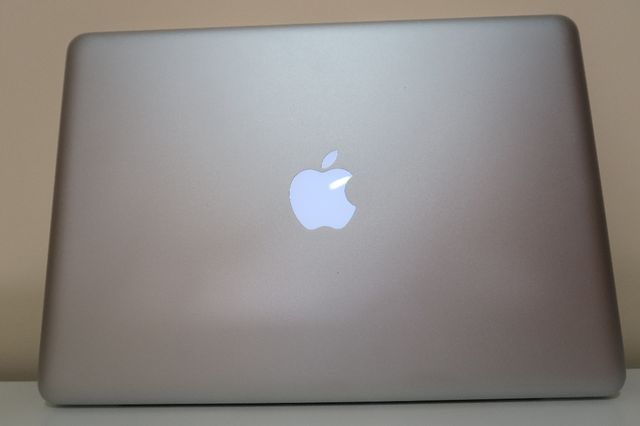Macbook Pro 13" Intel Core i7 SSD