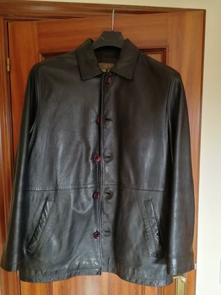 Cazadora cuero Zara hombre de segunda mano por 12,5 EUR en Santiago de  Compostela en WALLAPOP