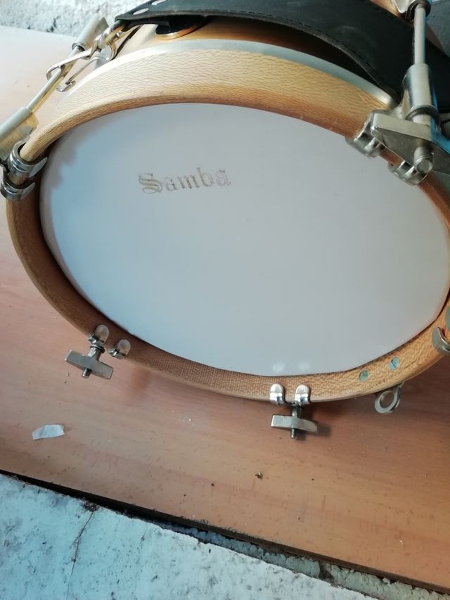 Tambor de madera de 26