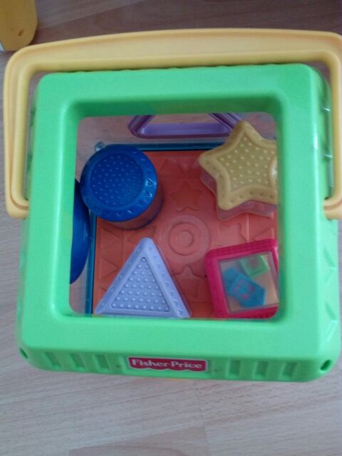 Cubo con figuras musical + Gimnasio Chicco deluxe