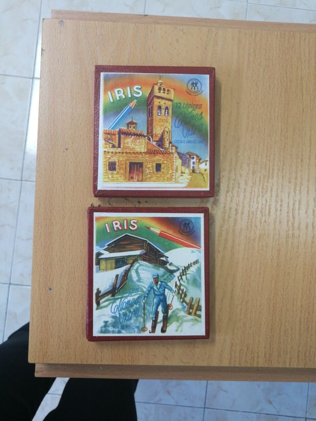 Antiguo canvas plumier niña con 2 cajas de colores