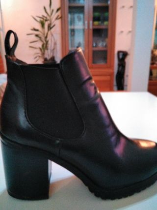 Comprar botines de mujer baratos de la marca refresh negros