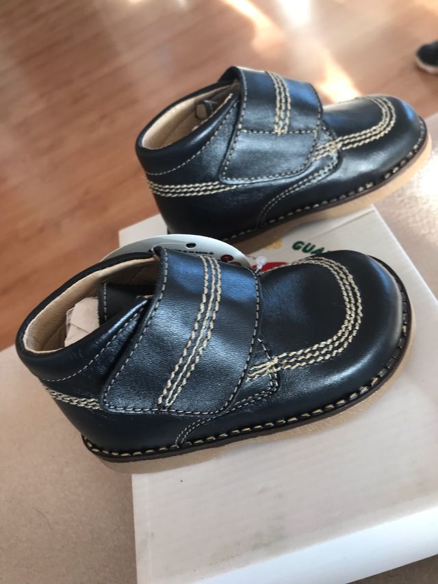 Zapatos de piel de bebes 