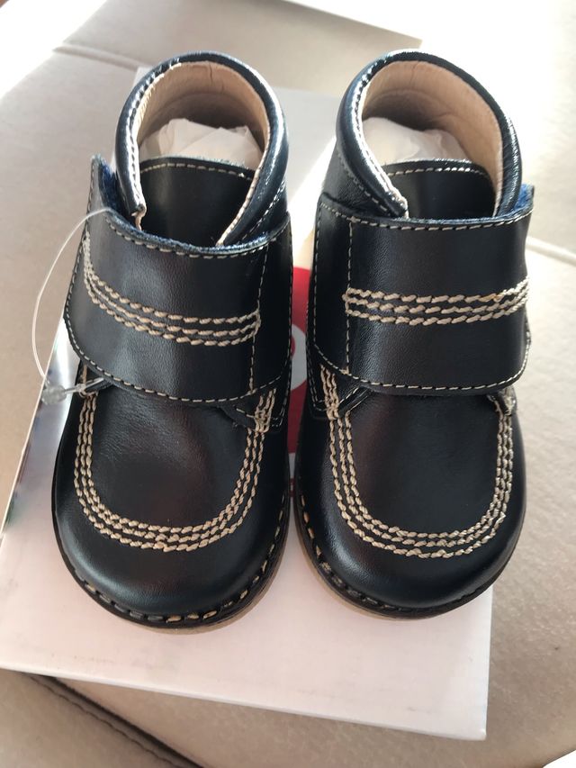 Zapatos de piel de bebes 