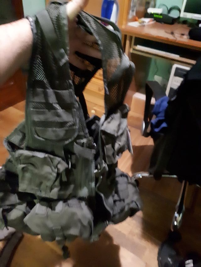chaleco y rodilleras airsoft