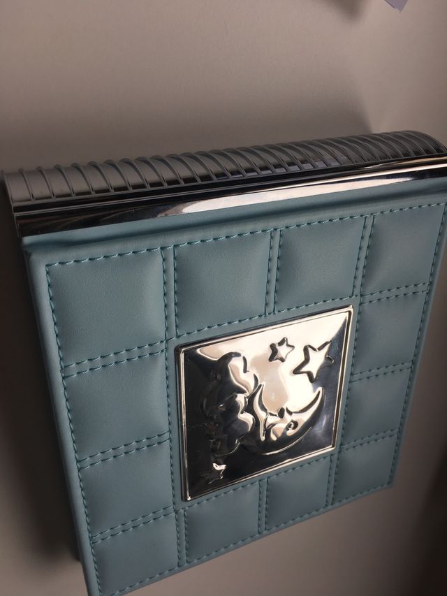 Álbum celeste y plata. Sin estrenar