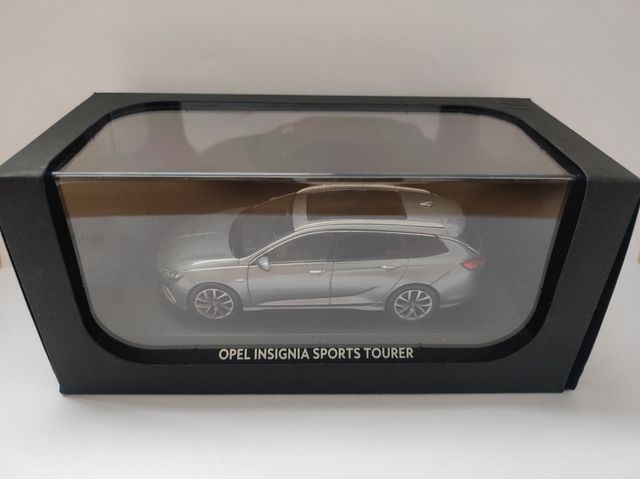 opel insignia gsi sports tourer escala 1:43 iscale