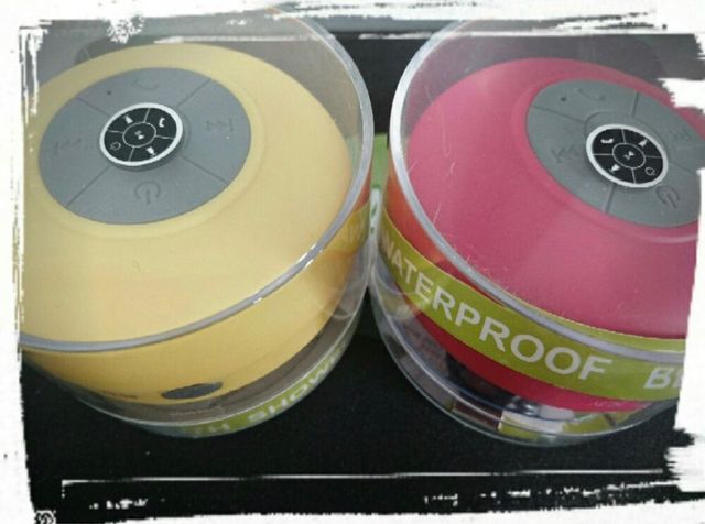 Doccia con altoparlante bluetooth portatile