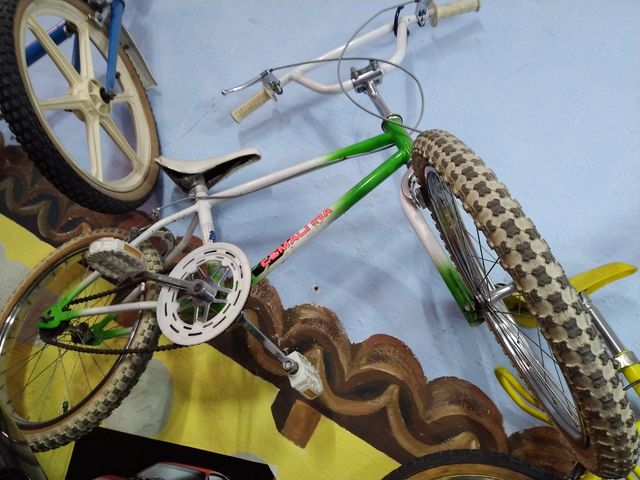 BMX esmaltina.