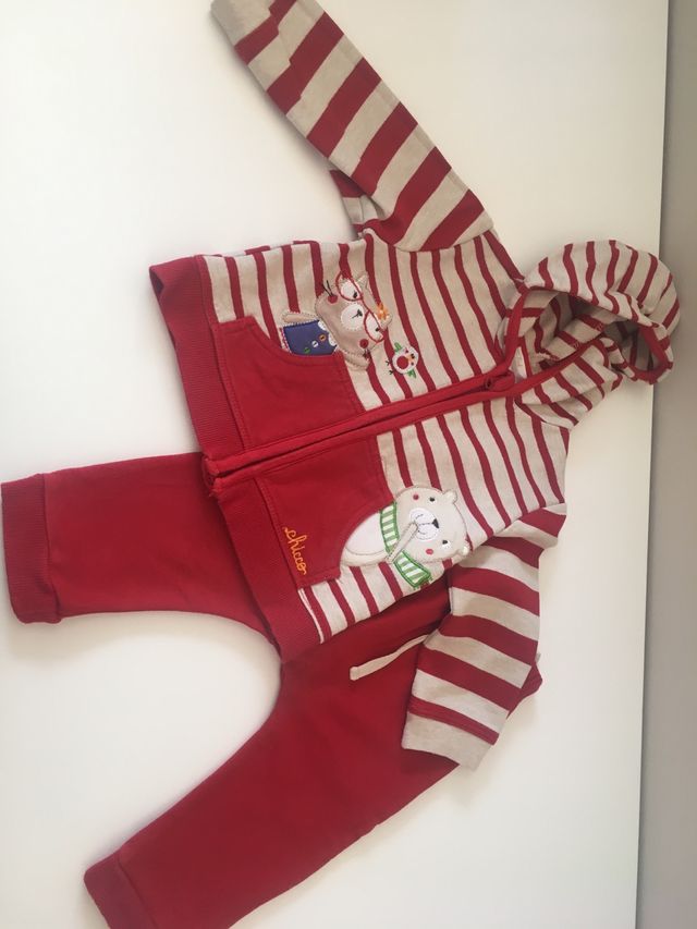 Chandal bebé talla 9 meses.