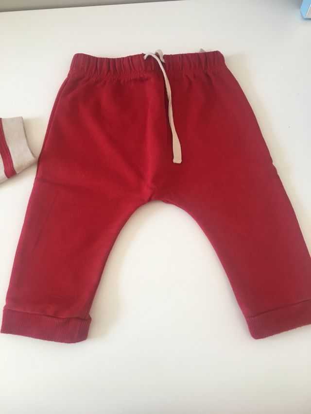 Chandal bebé talla 9 meses.