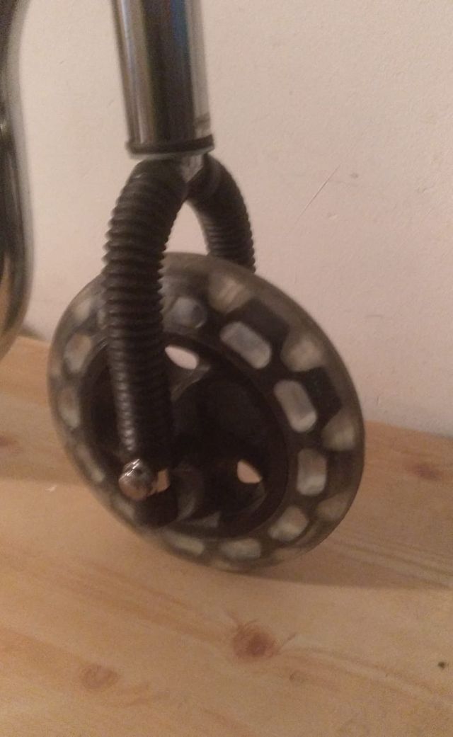 Patínete Infantil de tres ruedas.