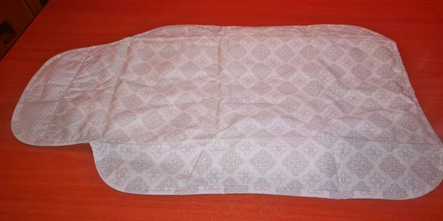 Cambiador de bebé para llevar en el bolso