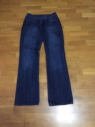 Pantalón Jocavi tejano vaquero mujer de segunda mano por 10 EUR en  Barcelona en WALLAPOP