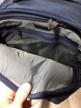 Maleta de ruedas Nike nueva de segunda mano por 25 EUR en Sant Antoni de  Calonge en WALLAPOP