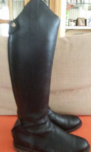 Botas doma clasica de segunda mano por 60 EUR en Griñón en WALLAPOP