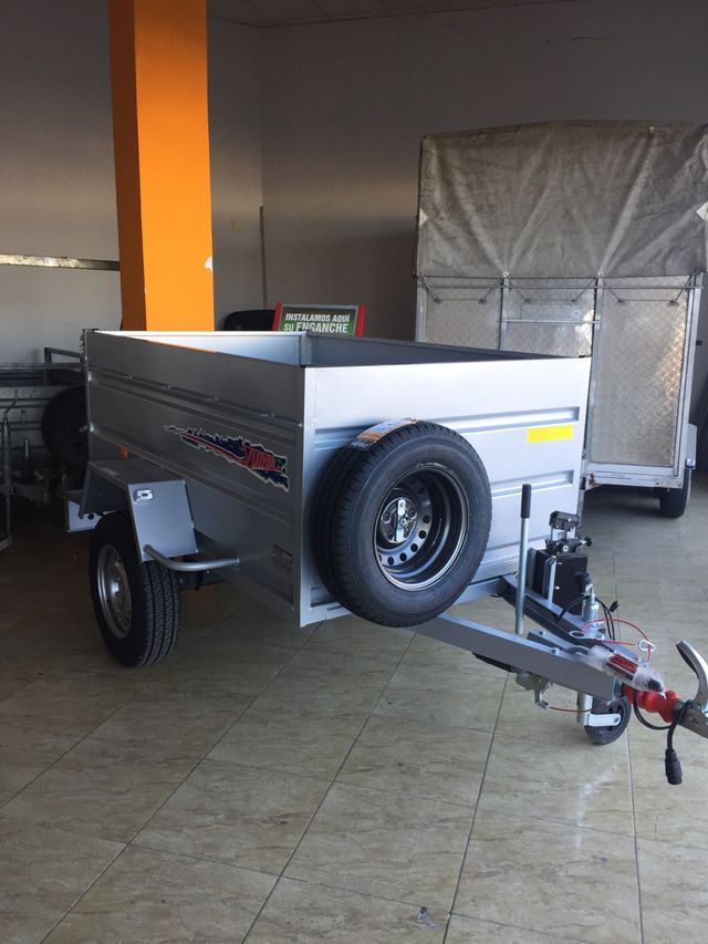 remolque basculante de alquiler