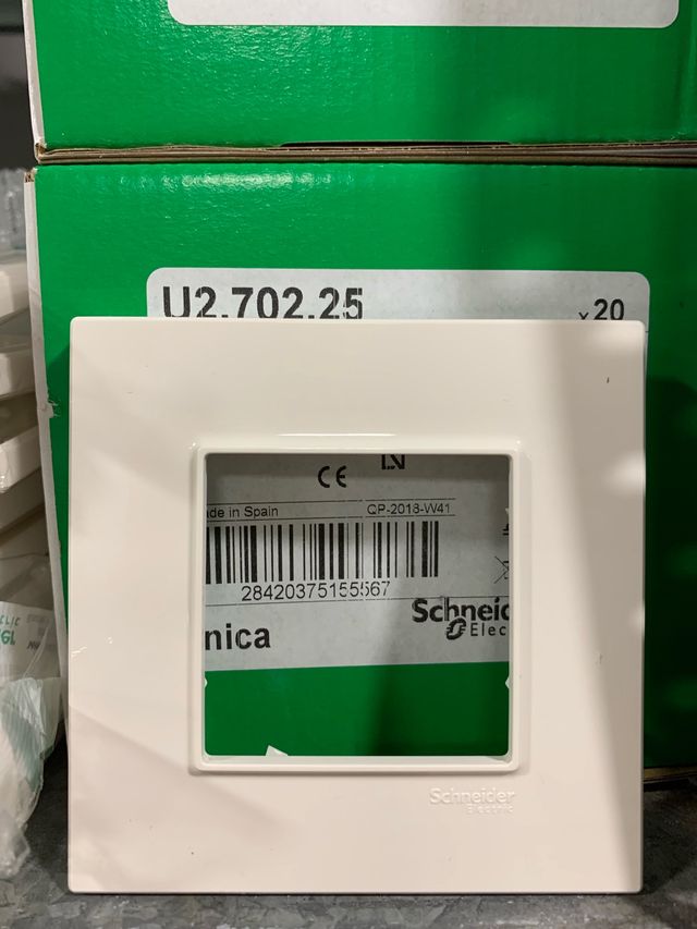 Lote material Schneider Electric