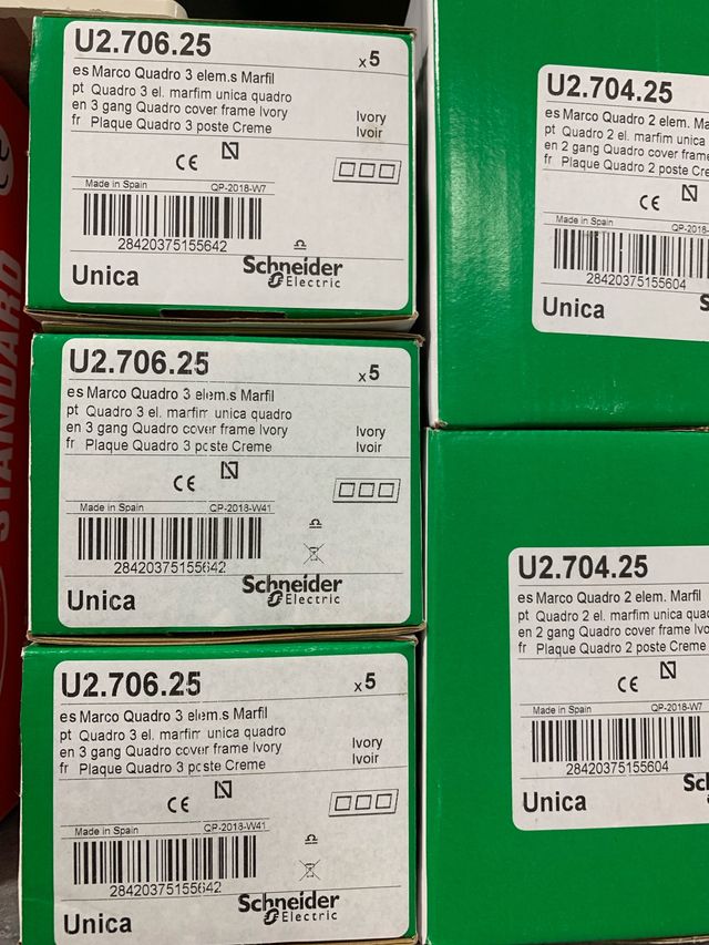 Lote material Schneider Electric