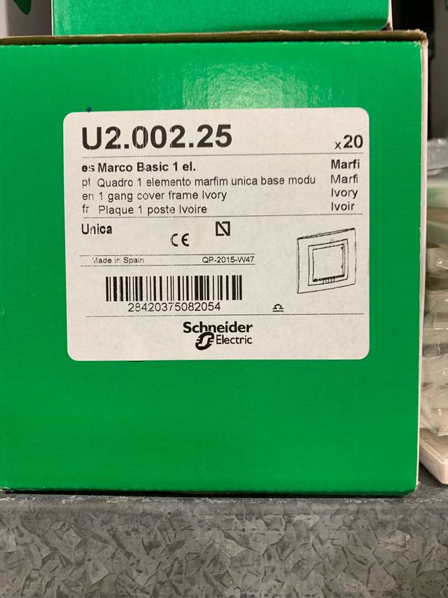 Lote material Schneider Electric