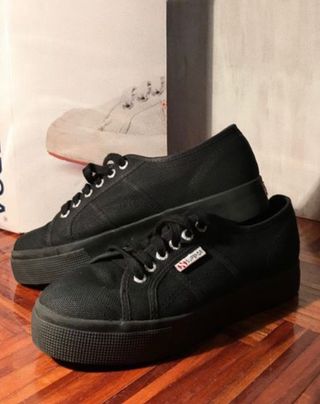 superga negras doble suela