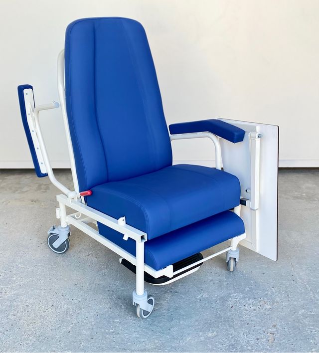 Sillón clínico geriátrico con ruedas KINETIC