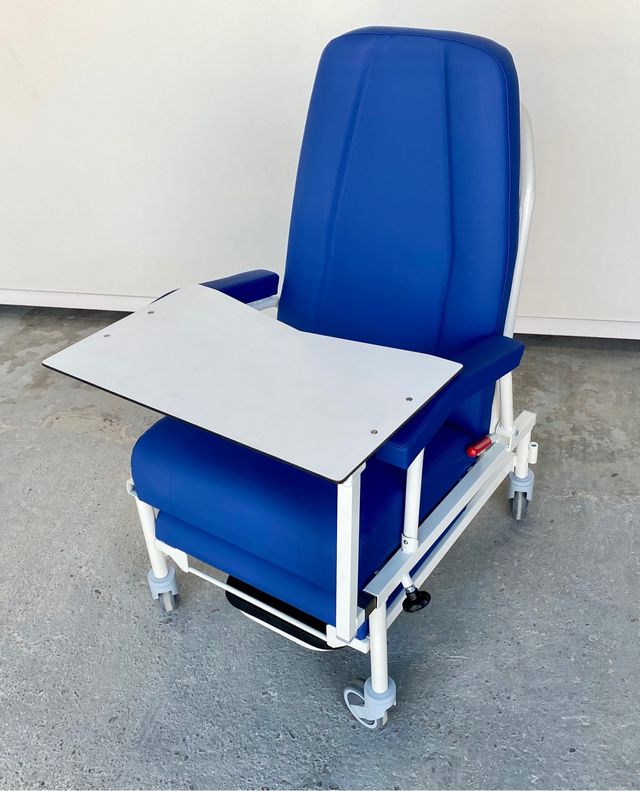 Sillón clínico geriátrico con ruedas KINETIC