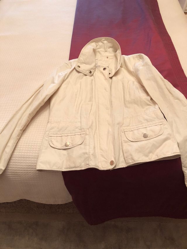 Cazadora primavera color crema