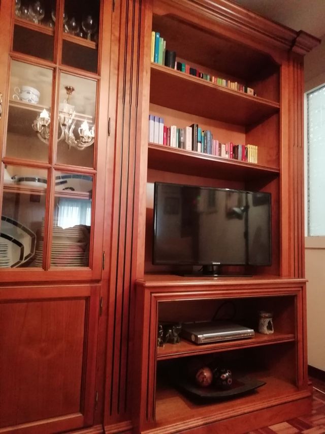 Mueble salón madera roble