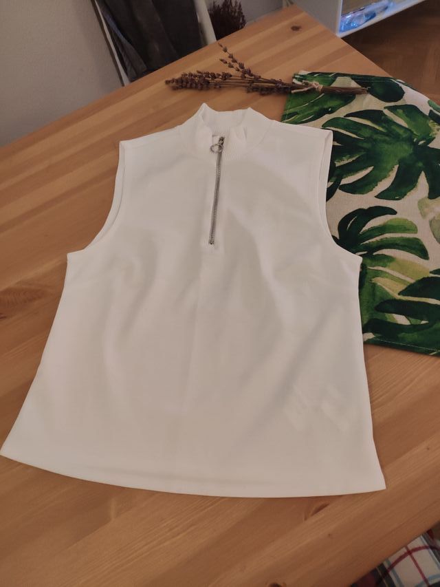 Top Zara con cremallera