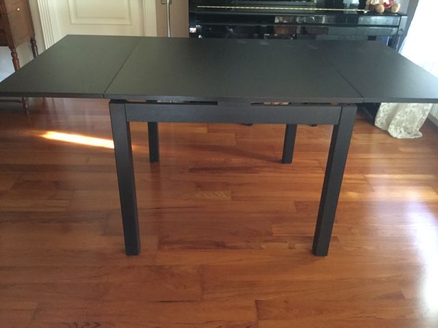 MESA COMEDOR EXTENSIBLE +4 SILLAS de segunda mano por 95 € en ... MESA COMEDOR EXTENSIBLE +4 SILLAS de segunda mano por 95 € en ...