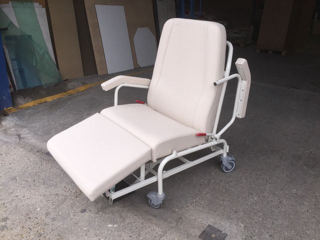 Sillón clínico OBESOS KINETIC con ruedas: