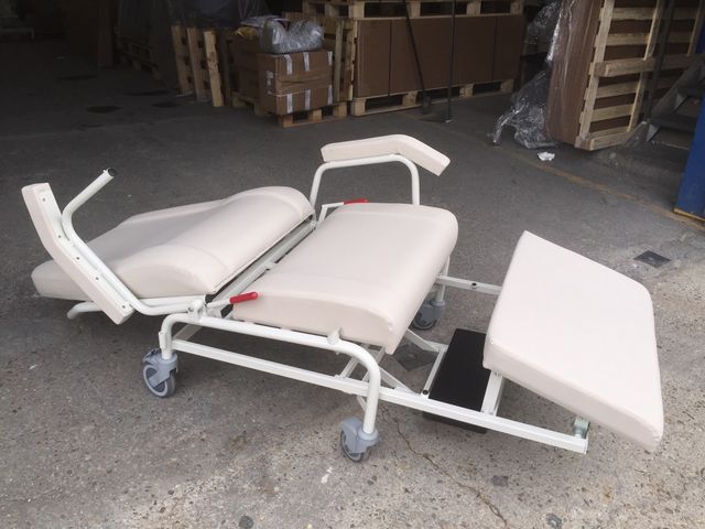 Sillón clínico OBESOS KINETIC con ruedas: