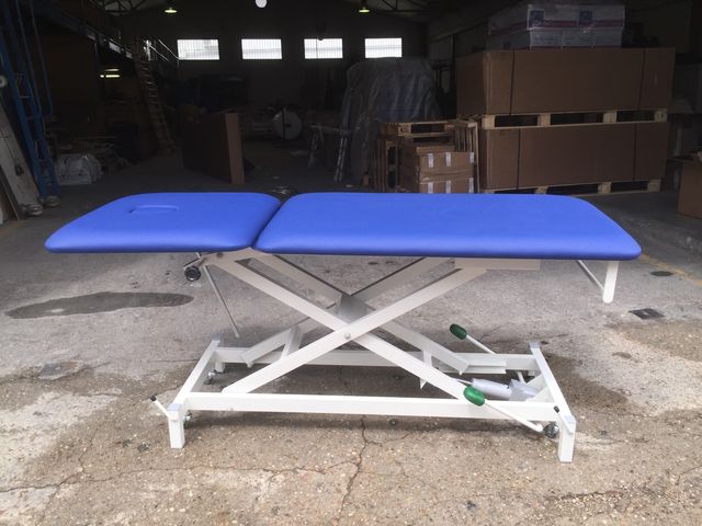 Camilla tijera ruedas fisioterapeuta