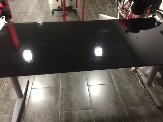 Mesa oficina Ikea de segunda mano por 20 € en Barcelona en WALLAPOP Mesa oficina Ikea de segunda mano por 20 € en Barcelona en WALLAPOP