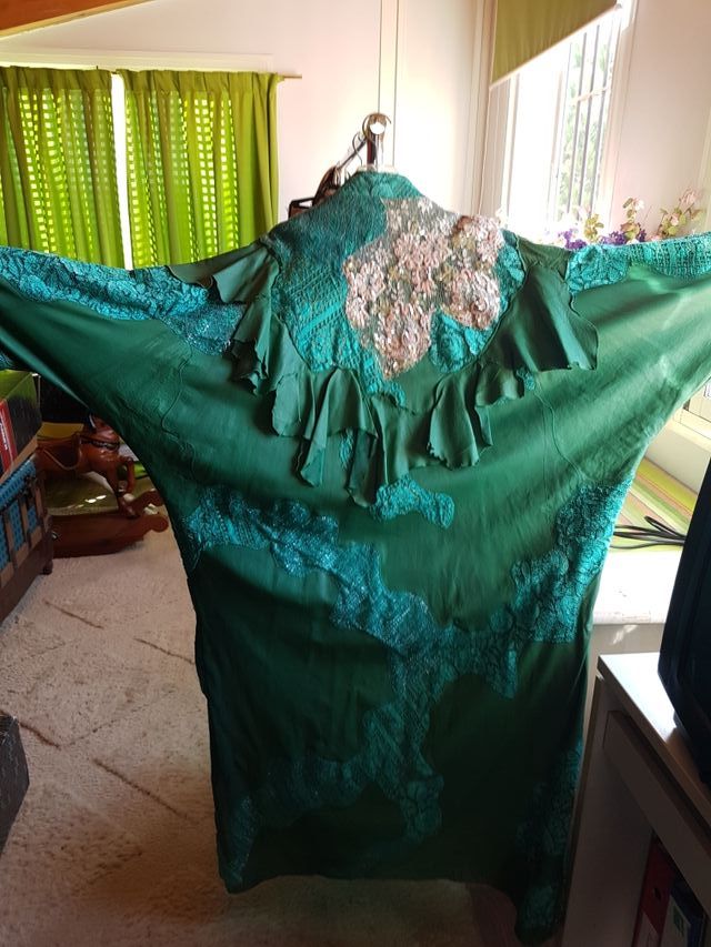 Abrigo de piel verde de fantasia